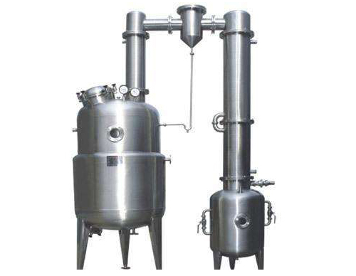 <b>主要用途： 主要適用于制藥、食品、化工等工業(yè)部門(mén)對液料的濃縮。并且亦能回收酒精和簡(jiǎn)單的回流提取。 結構： 本設備主要包括濃縮罐、第一冷凝器、汽液分離器、第二冷凝器、冷</b>